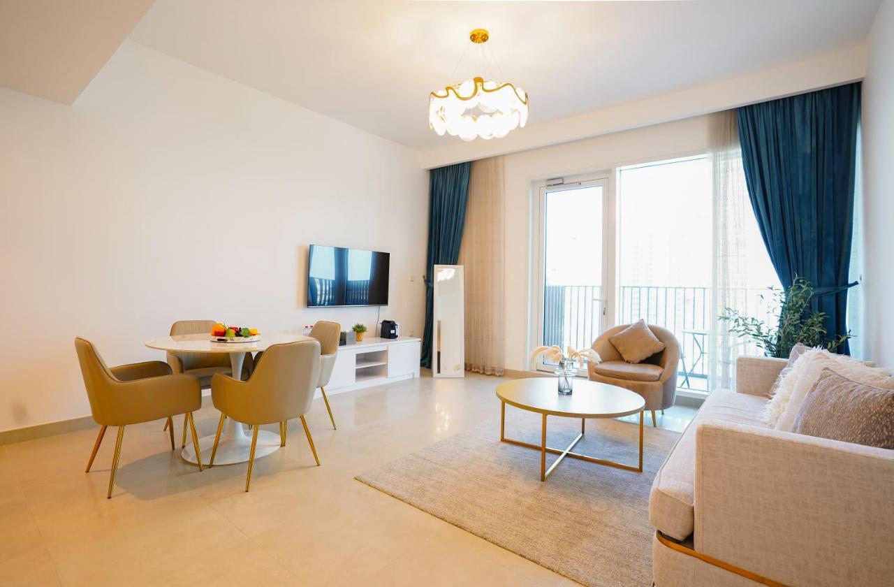 Citihome-1br With Large Living In Creek Horizon Dubai