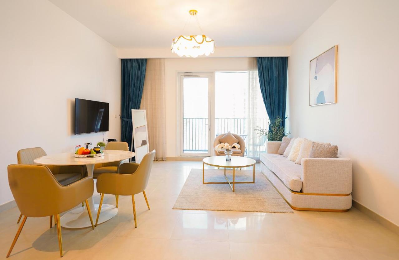 Citihome-1br With Large Living In Creek Horizon Dubai